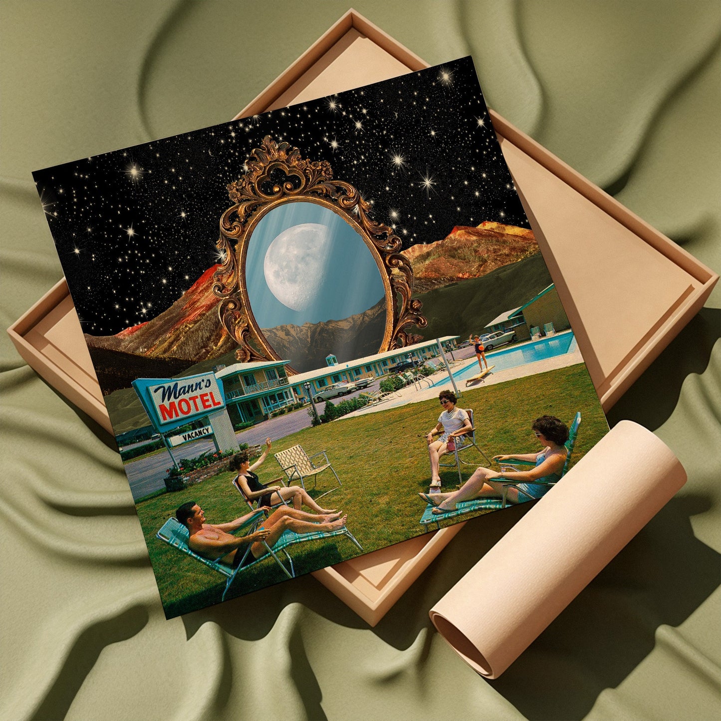 Kunstdruck „Moon Motel Mirror“, Surrealismus, Retro-/Vintage-Stil, quadratisch, 20 x 20 cm